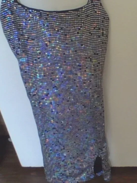 SILVER Sequin Bodycon Dress - Picture 3 of 7